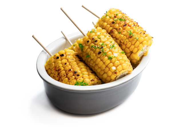 烤过的甜玉米棒上隔白图片下载