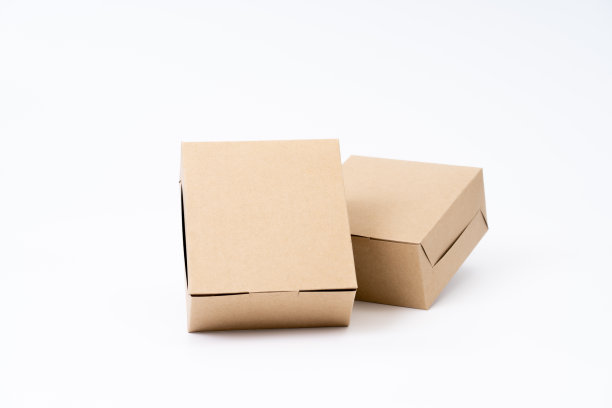 棕色纸盒用于食品包装。白色背景上的纸箱。图片下载