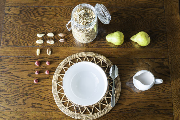 素食早餐材料包括水果，坚果和自制格兰诺拉麦片图片下载