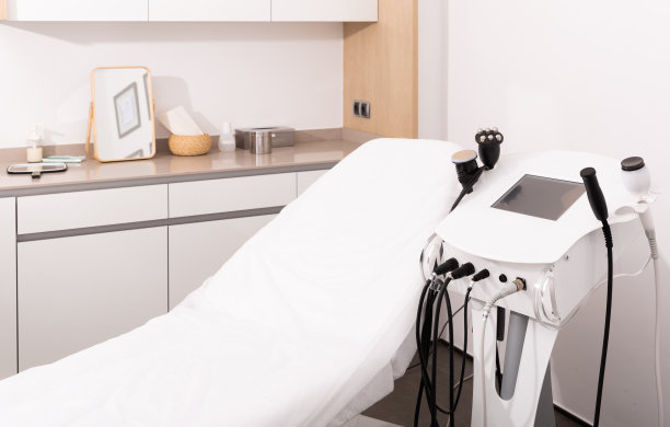 美容柜内装有医疗设备图片下载