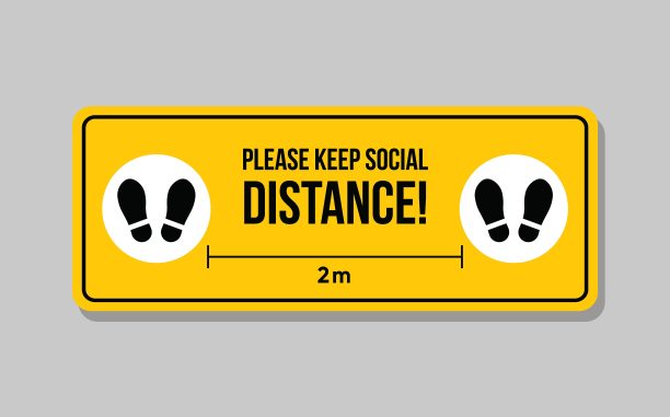 请保持社交距离。Coronovirus防护。社交距离，Covid-19感染传播预防信息标志。通知董事会。公共场所的警示牌，图片下载