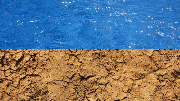 裂缝土和池水的对比图片下载