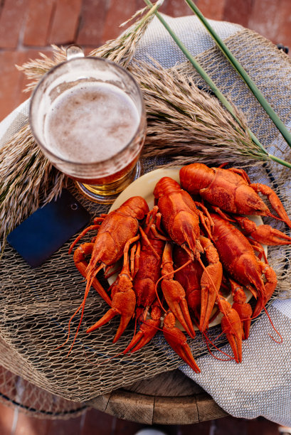 小龙虾和啤酒图片下载