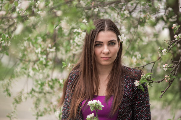 看那些盛开的树图片下载