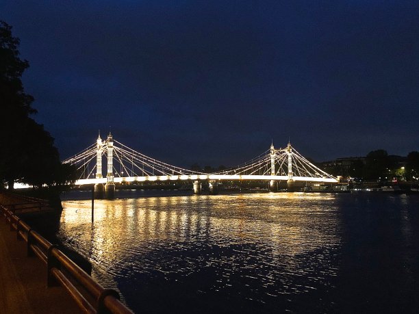 切尔西桥之夜图片下载