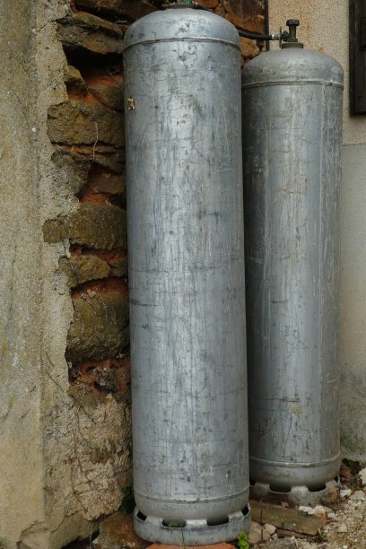 用于烹饪和热水器的煤气瓶图片下载