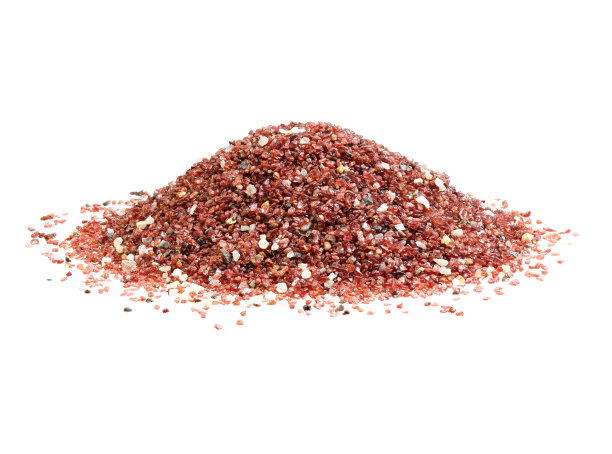 红色石板上有黑白纹孤立在白色上。图片下载