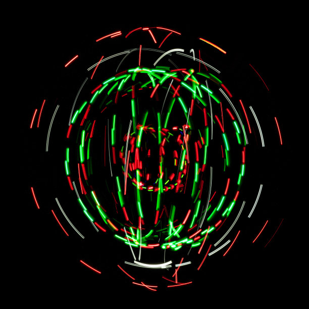 黑色背景下的彩色光画的抽象结构图片下载