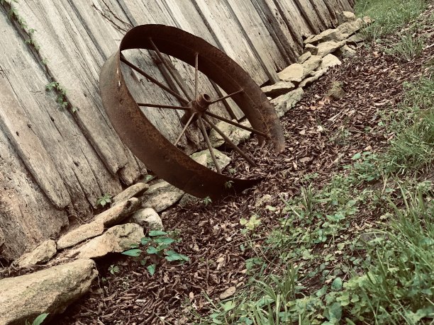 马车轮图片下载