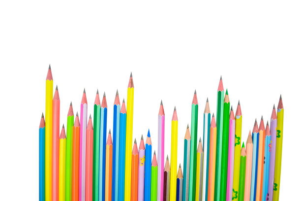 许多不同颜色的长线木铅笔蜡笔在白纸上作背景图片下载
