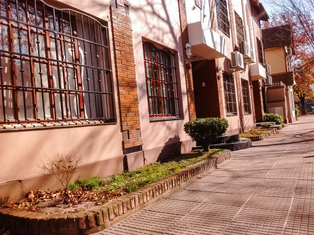 表哥的房子在黄金时间图片下载