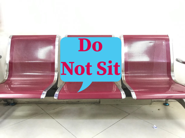 COVID - 19中的坐姿图片下载