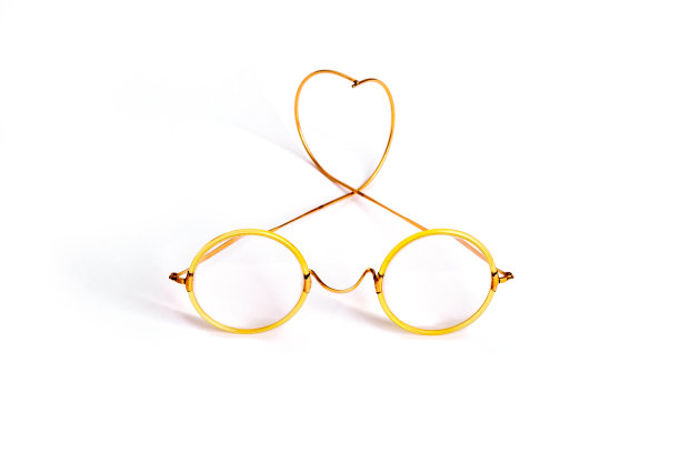 金色的老式眼镜孤立图片下载