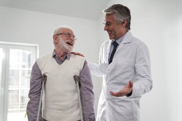 病人和医生对治疗结果都很满意图片下载