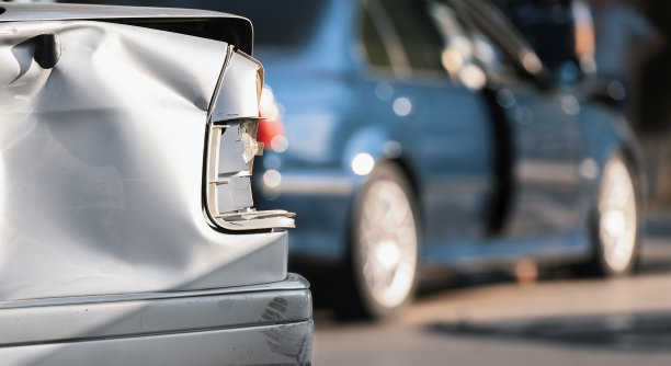 路上发生事故图片下载