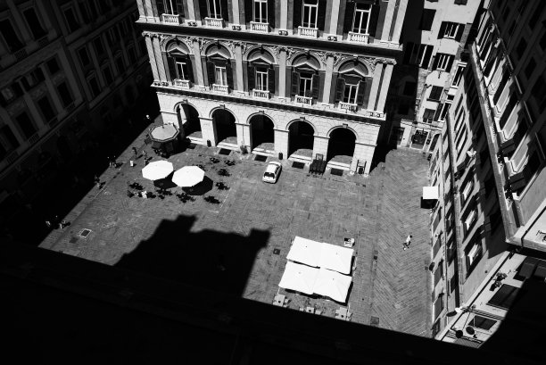 圣洛伦索广场-热那亚-意大利图片下载