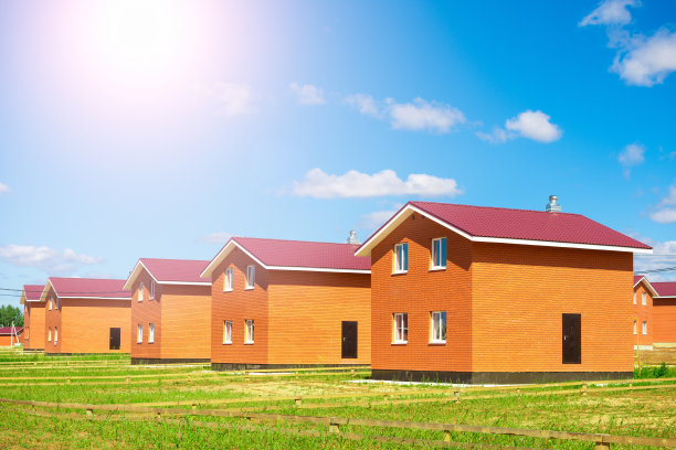 新建别墅区。待售新建房屋，房地产代理广告布局图片下载