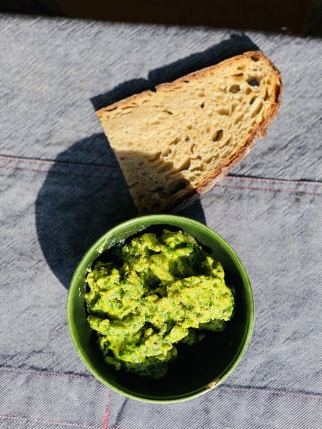 面包和绿鸡蛋图片下载