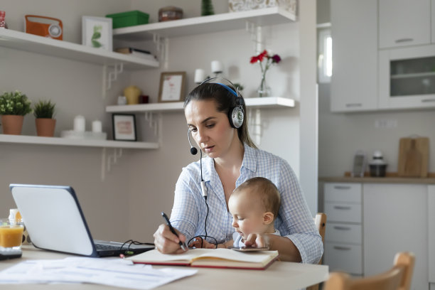 她是个超级妈妈图片下载