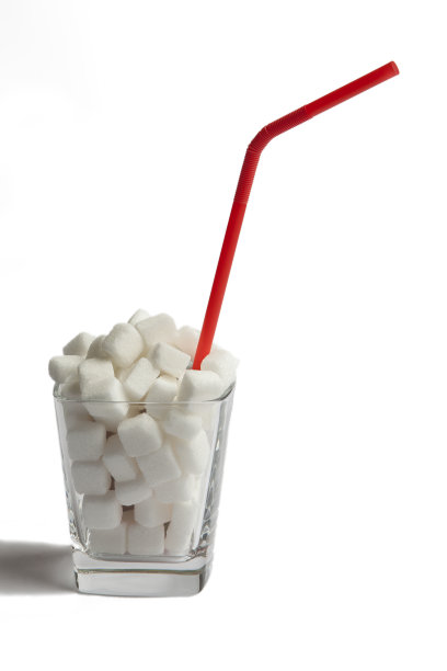 装满方糖的杯子图片下载