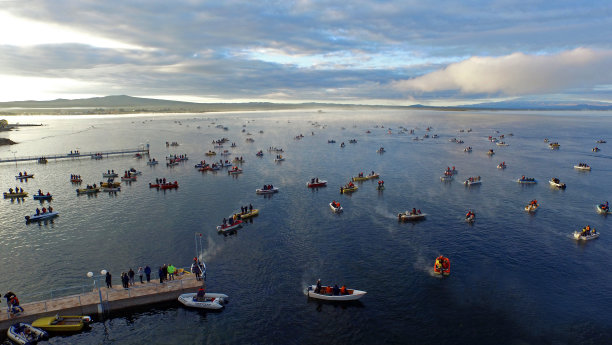 无人机拍摄安第斯山脉的照片图片下载