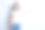 严肃女士照片保持社交距离避免人们接触医院检查举起手臂侧传染病检疫戴保护口罩t恤孤立的灰色背景图片下载