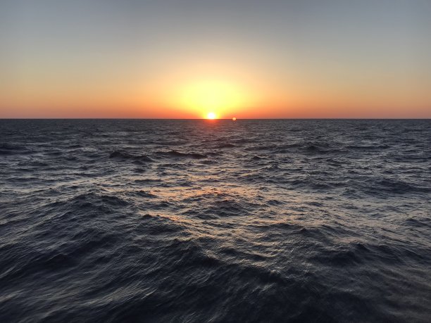 太阳下沉图片下载