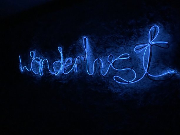 霓虹灯旅游热图片下载