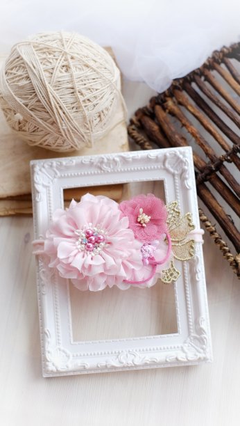 人工手工制作的花织物布料质地，可作为发饰、婴儿发带、装饰、点缀图片下载