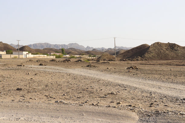 山景景观照片，大自然户外旅行岩石夏天，树阳光道路场景背景图片下载