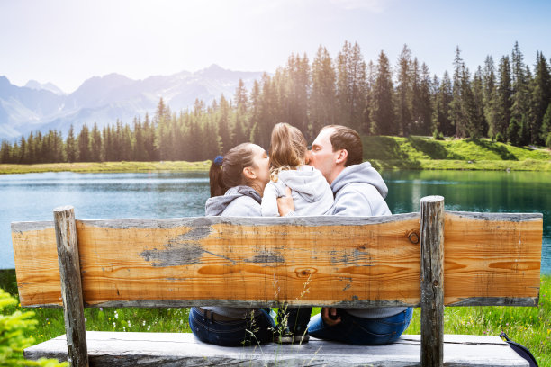 家庭男女情侣浪漫照片图片下载