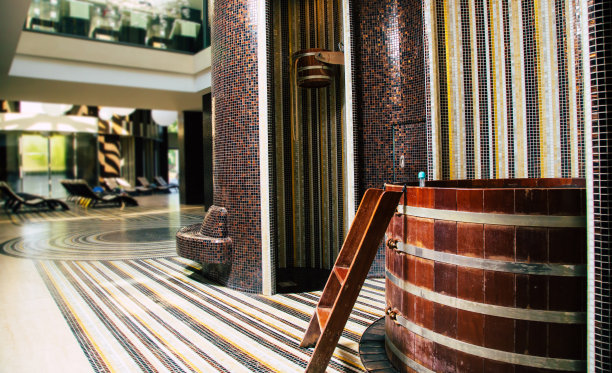 豪华的土耳其浴或桑拿室内。经典的土耳其澡堂图片下载