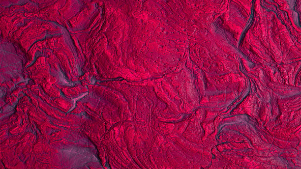 石头地面紫红色魔术沙的背景图片下载