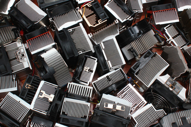 许多铝CPU散热器图片下载