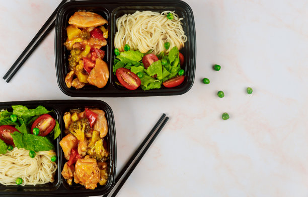 送美味健康的食物到家里或公司。图片下载