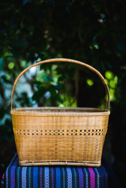 竹柳条篮子图片下载