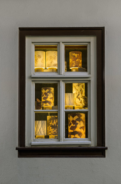 灯火通明的窗户图片下载