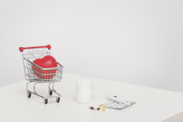 购物车和红色的心图片下载