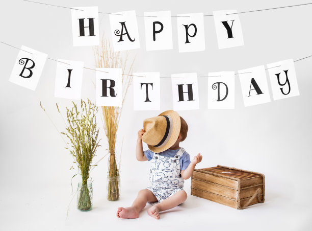 孩子的第一个生日图片下载
