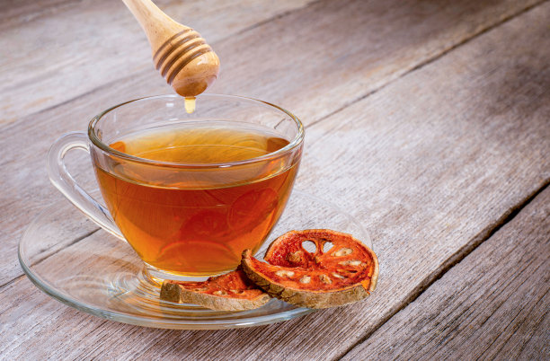 贝勒果汁或榅桲茶图片下载