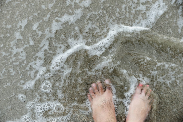 一起站在沙滩上，抽象的照片，背景，情侣图片下载