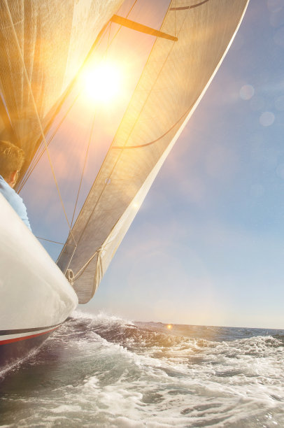 帆船在海洋图片下载