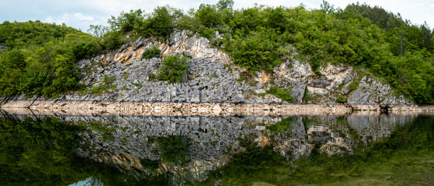 水边的宁静之地图片下载