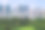 这是典型的公共房屋单位的建筑照片，背景是茂盛的绿色植物图片下载