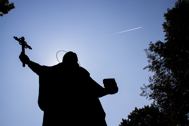 圣萨瓦纪念碑雕像图片下载