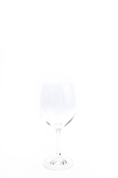 白色背景上的水晶玻璃。概念的庆祝活动图片下载