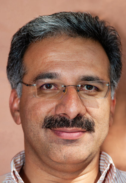 伊朗男子面部特写肖像图片下载