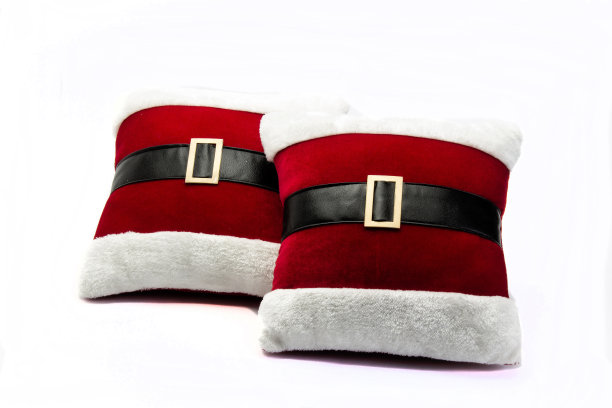 细节美丽的圣诞节枕头在白色的背景图片下载