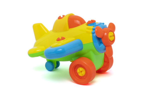 白色背景的婴儿小飞机图片下载