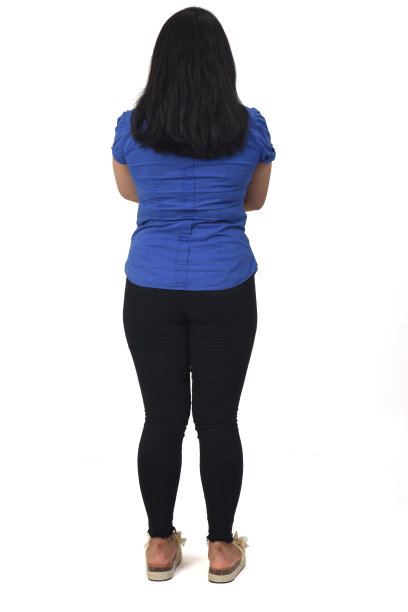 白色背景上的拉丁女人的全貌图片下载